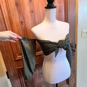 NWT OLIVACEOUS TIE FRONT CROP TOP
